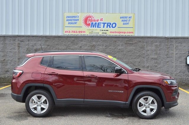 Velvet Red Pearlcoat 2022 Jeep Compass Latitude 4WD SUV / Crossover Four-Wheel Drive 9-Speed Automatic