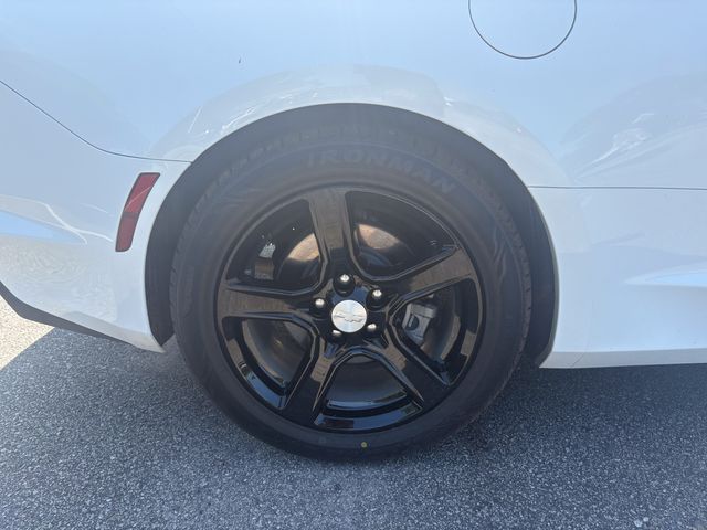 2023 Summit White Chevrolet Camaro 1LT RWD Coupe