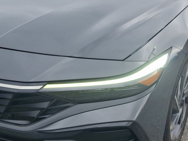 Used 2025 Hyundai Elantra Sedan