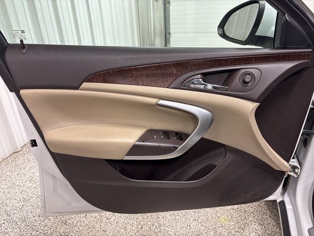 2013 Buick Regal Premium 1 photo