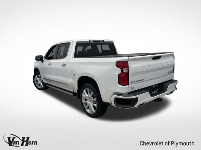 Used 2022 Chevrolet Silverado 1500 High Country with VIN 1GCUDJEL6NZ636391 for sale in Plymouth, WI