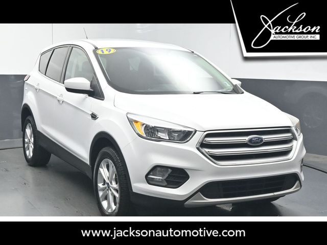 Oxford White 2019 Ford Escape SE AWD SUV / Crossover All-Wheel Drive 6-Speed Automatic