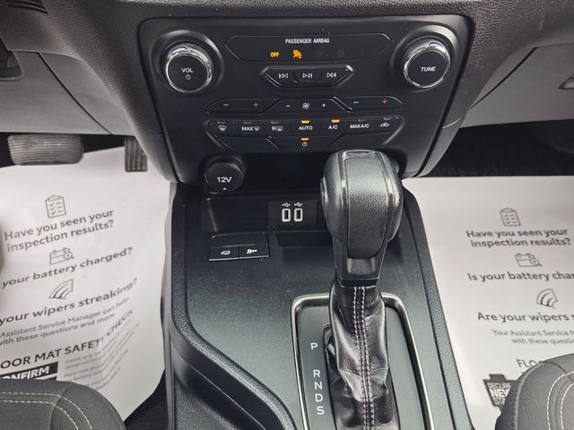 Used 2022 White Ford XL image 19