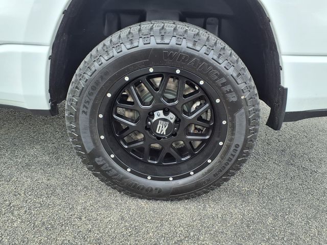 Used 2021 White Ram Big Horn/Lone Star image 8