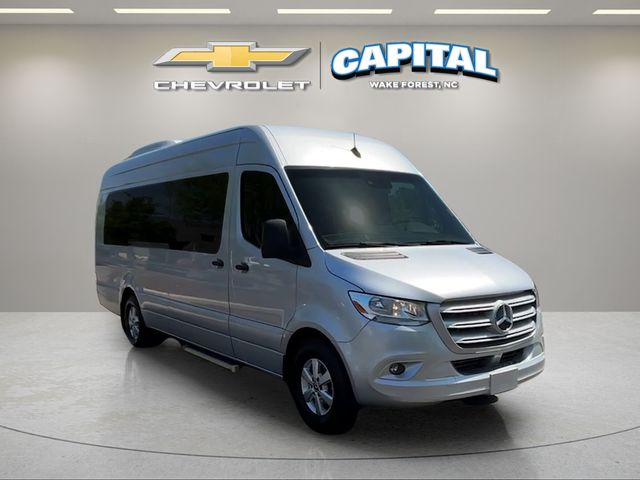 Used 2021  Mercedes-Benz Cargo 170 WB image 8