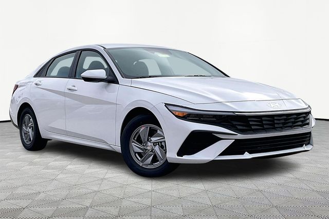2026 Hyundai Elantra SE FWD