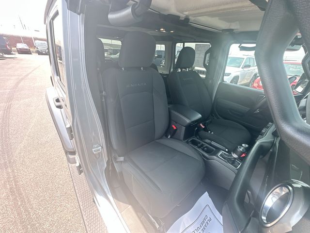 Used 2019 Silver Jeep Unlimited Sahara image 26