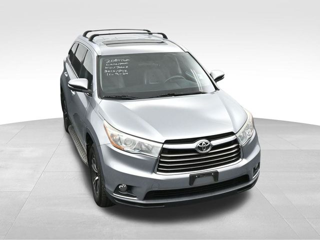 2016 Toyota Highlander XLE V6 34