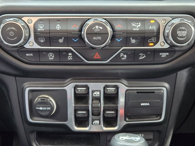 2018 Jeep Wrangler Unlimited Sahara photo