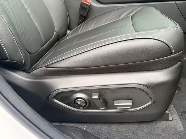 new 2026 Jeep Grand Cherokee car, priced at $45,400