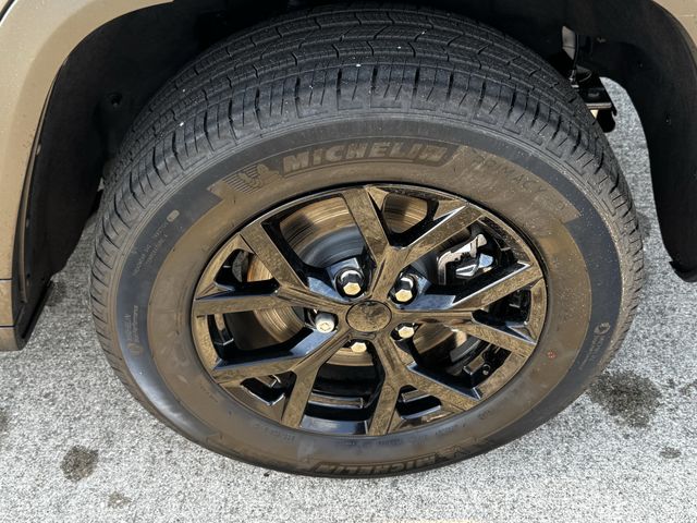 2025 Jeep Grand Cherokee L Altitude X Gray at River Oaks CDJR