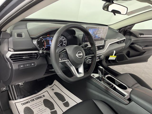 2025 Gun Metallic Nissan Altima 2.5 SR FWD Sedan