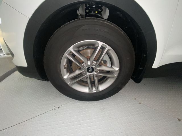 Used 2018 White Hyundai 2.4 Base image 10