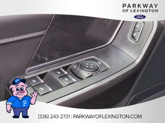 Used 2023 Agate Black Metallic Ford XLT image 13