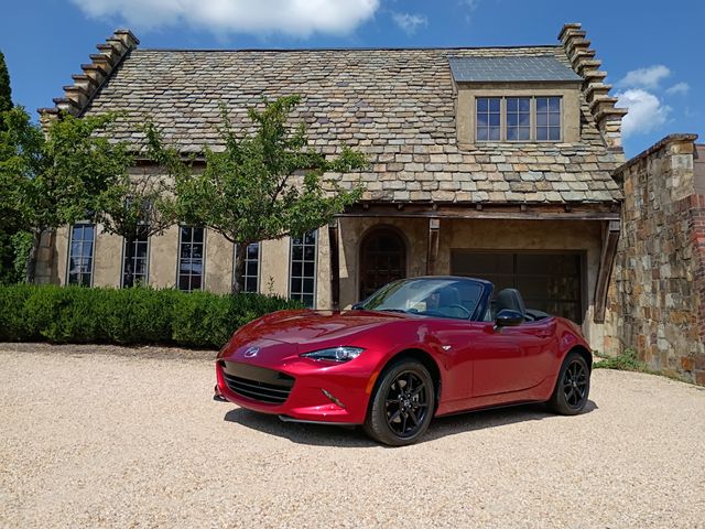 Soul Red Crystal Metallic 2020 Mazda MX-5 Miata Convertible Rear-Wheel Drive 6-Speed Manual