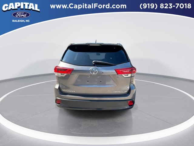 Used 2017 Gray Toyota SE image 7