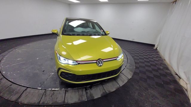 2022 – Volkswagen – Golf GTI