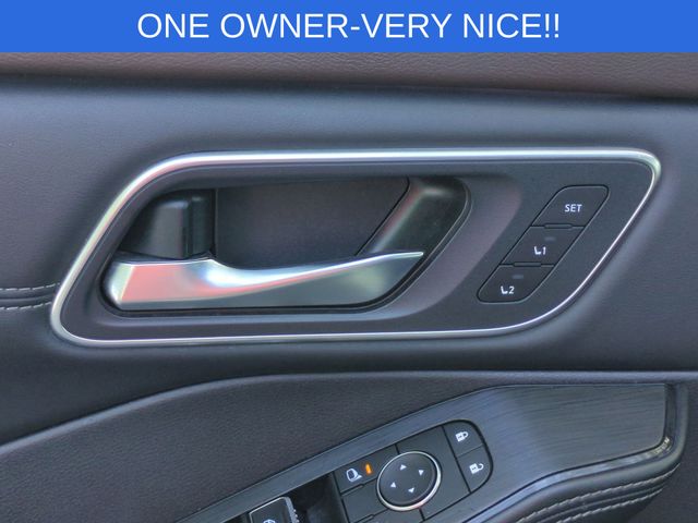 Used 2023 White Nissan Platinum image 13