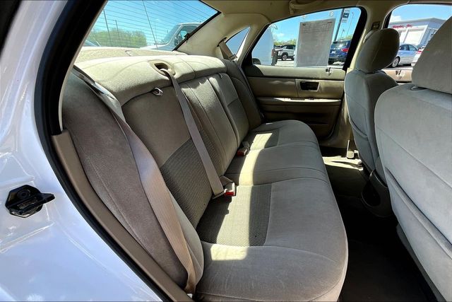 Used 2005 Ford Taurus SE 4D Sedan