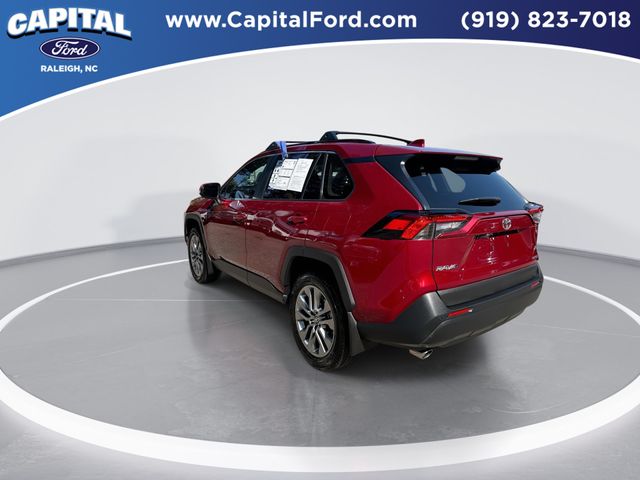 Used 2025  Toyota XLE Premium image 6
