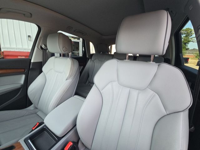2022 Audi Q5 e:46803A