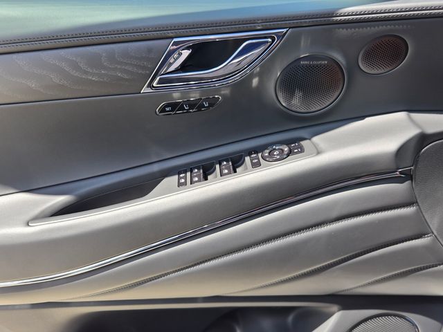 2027 Genesis GV80