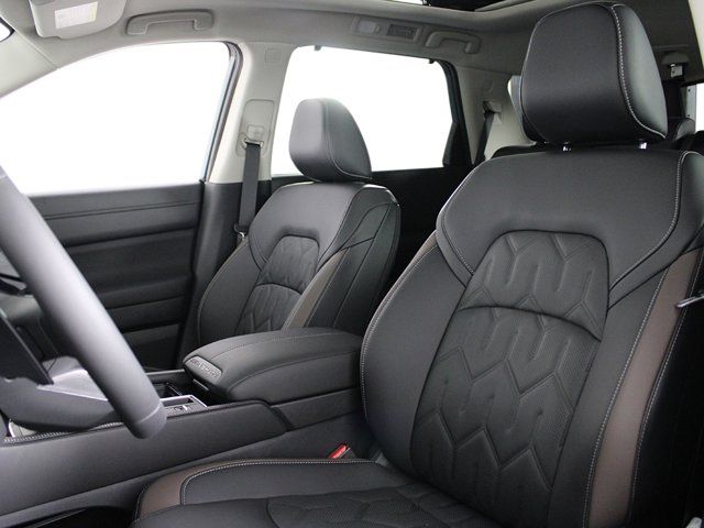 2026 Nissan Pathfinder Platinum - Photo 10