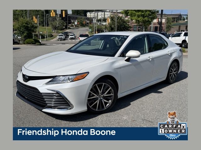 Pearl 2022 Toyota Camry Sedan Front-Wheel Drive 8-Speed Automatic