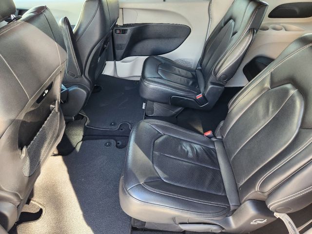 2022 Chrysler Pacifica Touring L 28