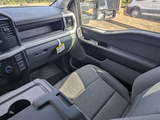 2025 Ford F-350 Super Duty Chassis Cab XL - Photo 17