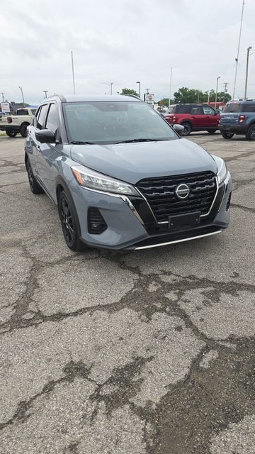 2021 Nissan Kicks SR