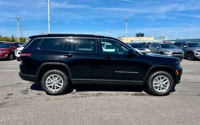 2025 Jeep Grand Cherokee Laredo photo 4