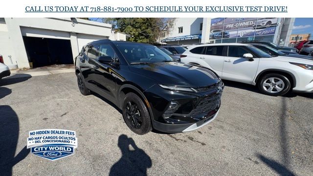 View vehicle photo 7