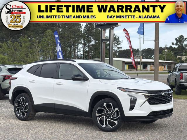 White 2026 Chevrolet Trax RS with 2RS FWD SUV / Crossover Front-Wheel Drive 6-Speed Automatic