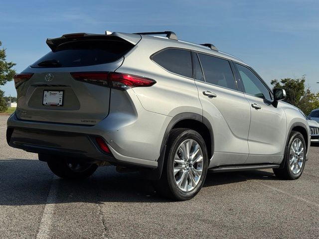 Used 2021 Toyota Highlander SUV