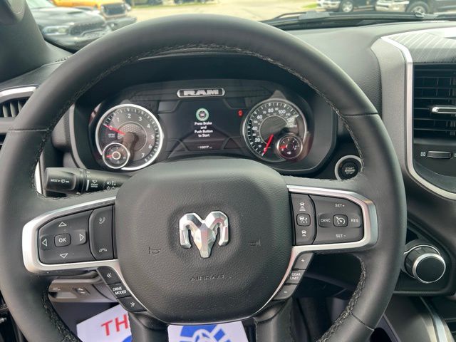 2025 Ram 1500 Big Horn/Lone Star - Diamond Black exterior view 16
