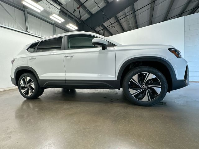 2026 Volkswagen Taos 1.5T SE White at Sutliff Volkswagen