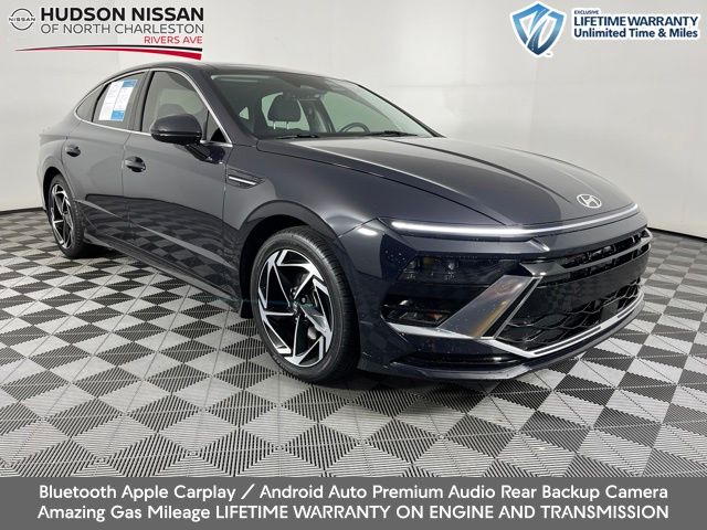 Carbon Blue 2024 Hyundai Sonata Sedan Front-Wheel Drive 8-Speed Automatic
