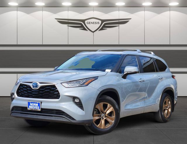 Moon Dust 2023 Toyota Highlander Hybrid Bronze Edition FWD SUV / Crossover Front-Wheel Drive Continuously Variable Transmission