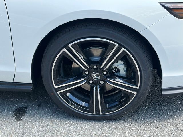 new 2026 Honda Accord Hybrid car, priced at $33,673