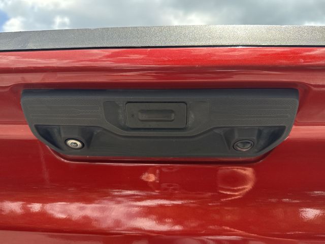 Used 2022  Chevrolet High Country image 13