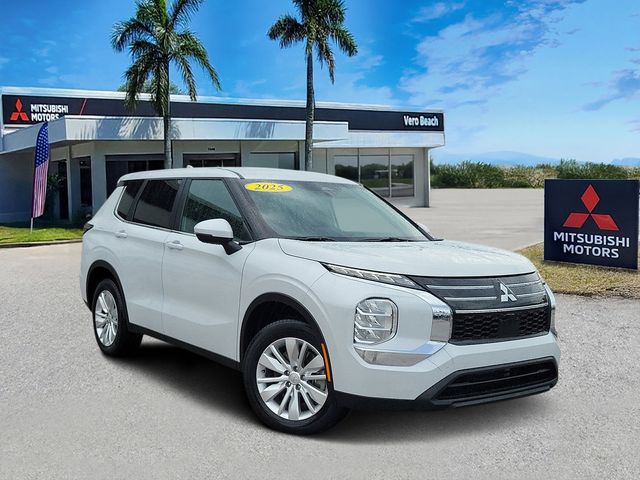2025 Mitsubishi Outlander ES