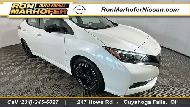 Super Black/Pearl White 2023 Nissan LEAF SV Plus FWD Hatchback Front-Wheel Drive Automatic