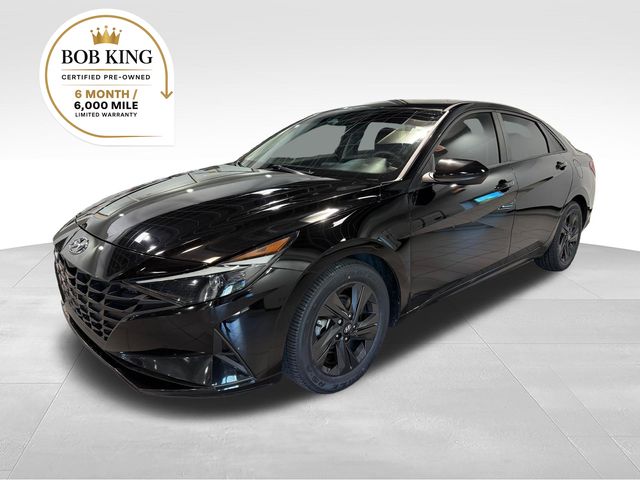 Phantom Black 2022 Hyundai Elantra Sedan Front-Wheel Drive Continuously Variable Transmission
