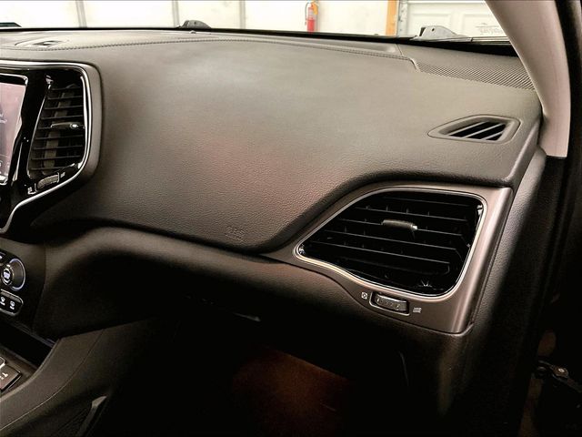 2019 Jeep Cherokee Limited Gray at Grove City Ford