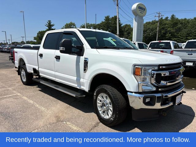 Oxford White 2022 Ford F-350 Super Duty Pickup Truck Four-Wheel Drive Automatic