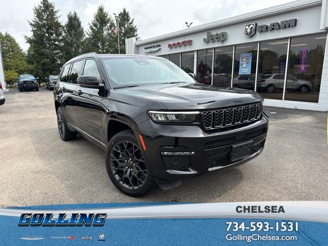 Diamond Black Crystal Pearlcoat 2023 Jeep Grand Cherokee L SUV / Crossover Four-Wheel Drive 8-Speed Automatic