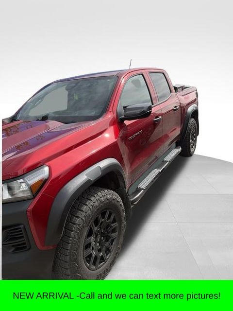 Radiant Red Tintcoat 2025 Chevrolet Colorado Pickup Truck Four-Wheel Drive 8-Speed Automatic