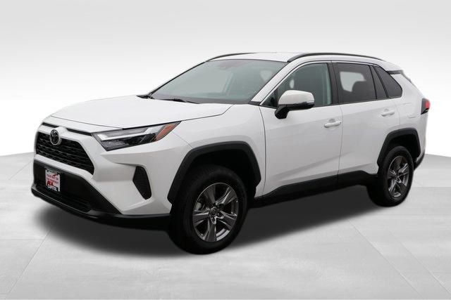 2024 Toyota RAV4 XLE 22