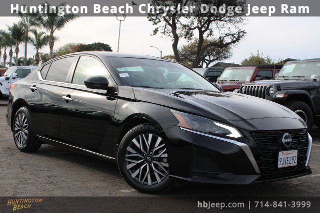 2024 Nissan Altima 2.5 SV FWD